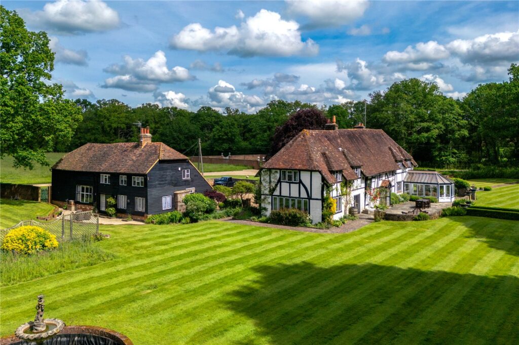 Tickners Heath, Alfold, Cranleigh, Surrey, GU6 8HU