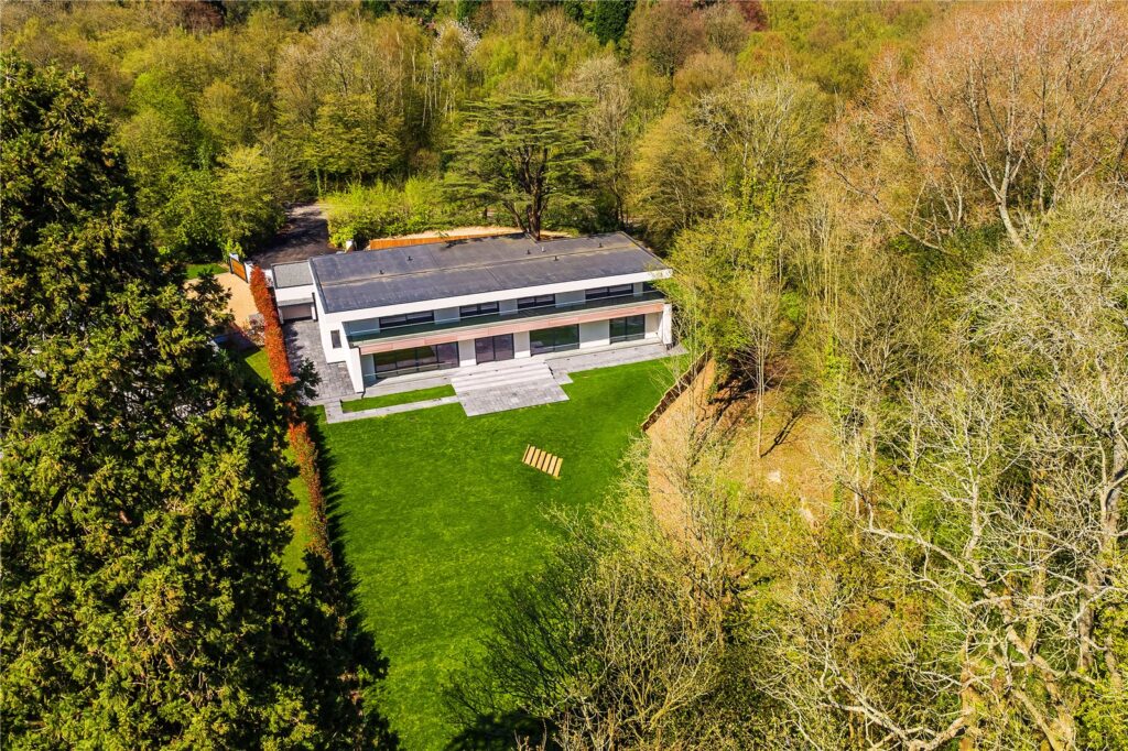 Mill Road, South Holmwood