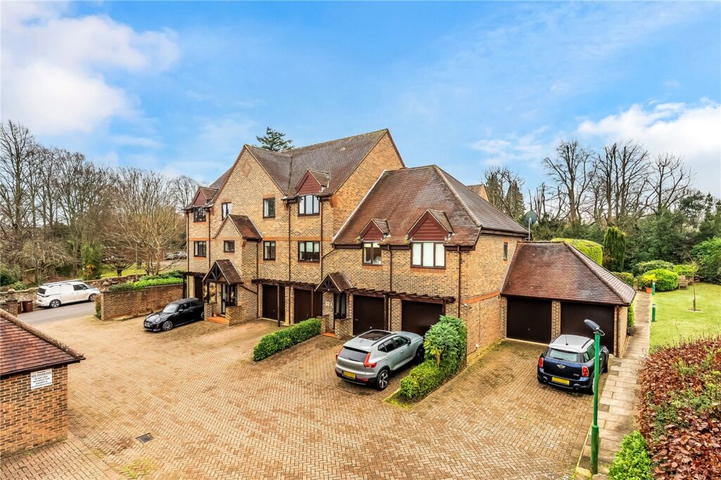 Eastcroft Court, Albury Road, Guildford, Surrey, GU1 2BU