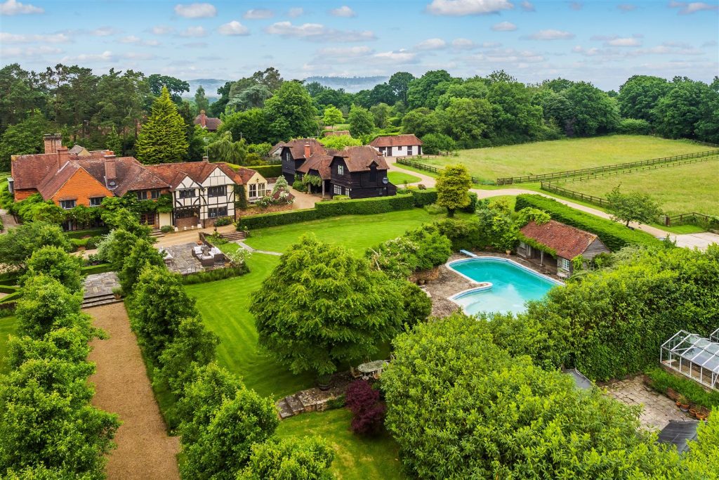 Alfold Road, Dunsfold