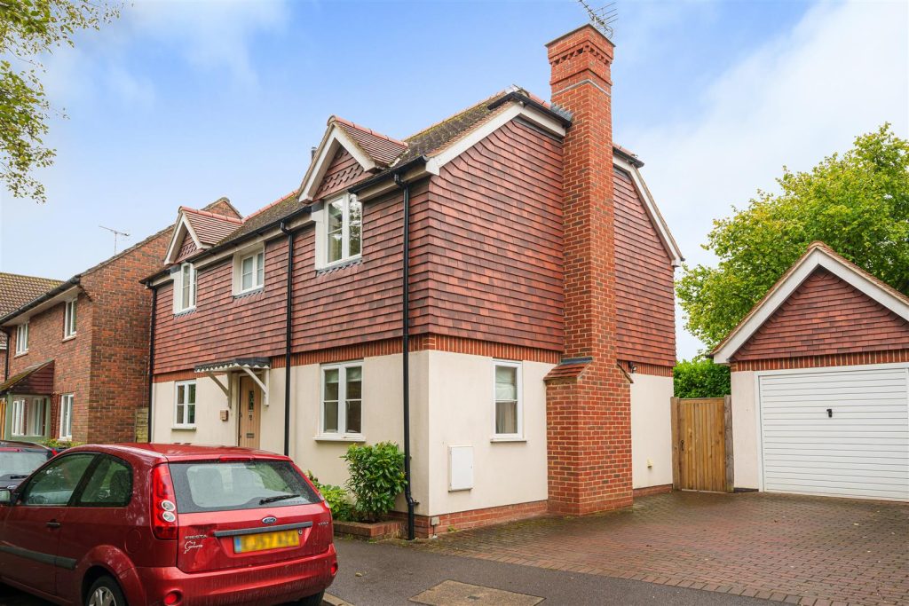 Windrush Close, Bramley