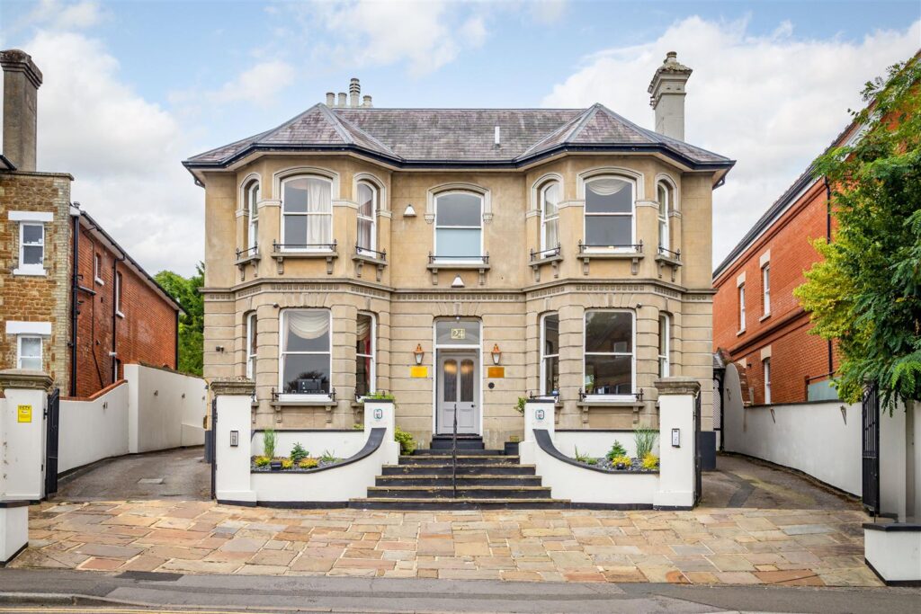 Epsom Road, Guildford