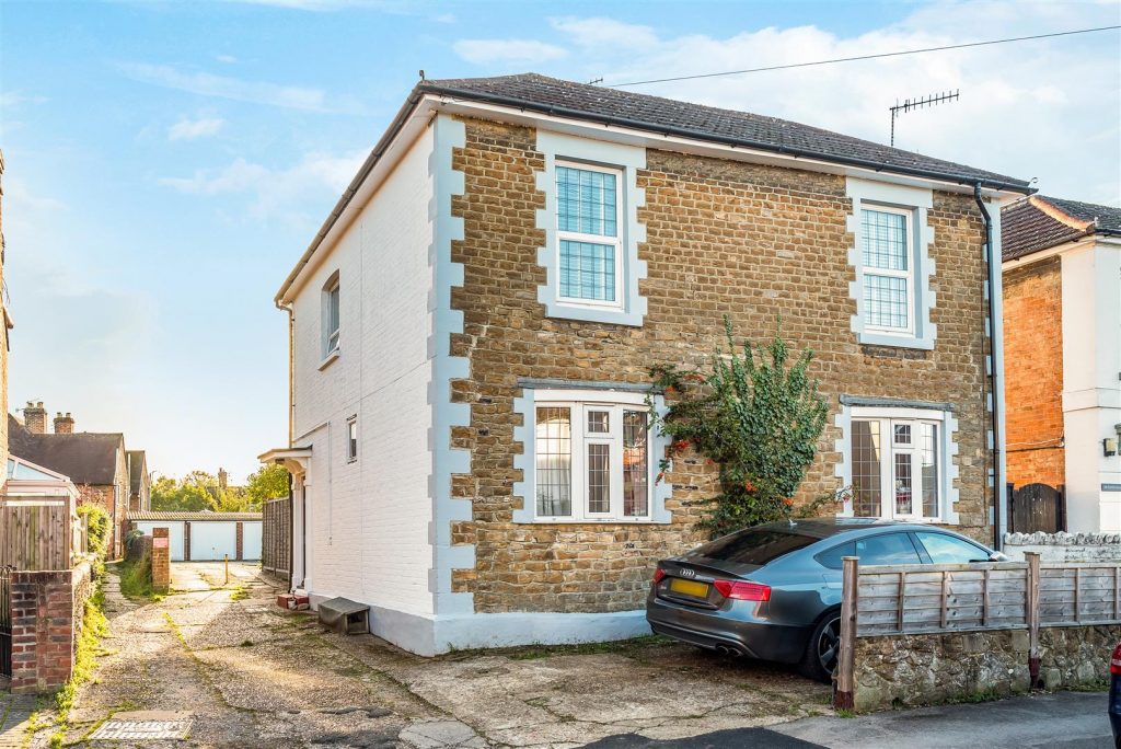 Kings Road, Godalming