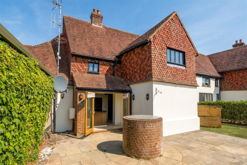 Alfold Road, Cranleigh