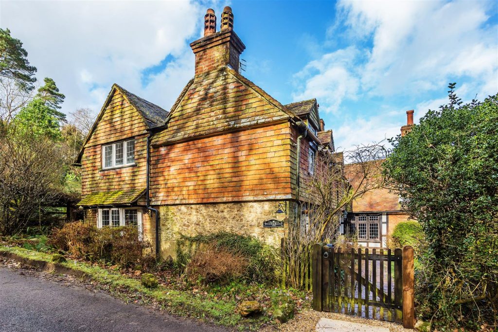 Mackies Hill, Peaslake,