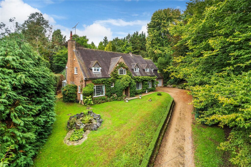 Snowdenham Lane, Bramley