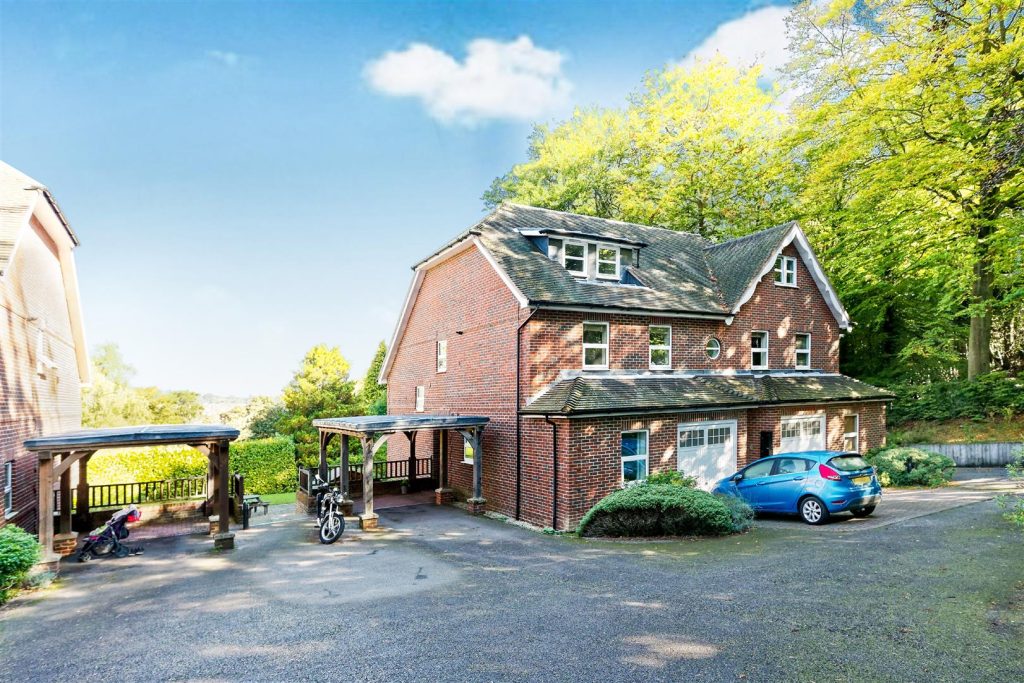 Courts Hill Road, Haslemere