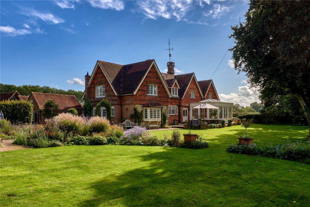 Lyons Green, Plaistow