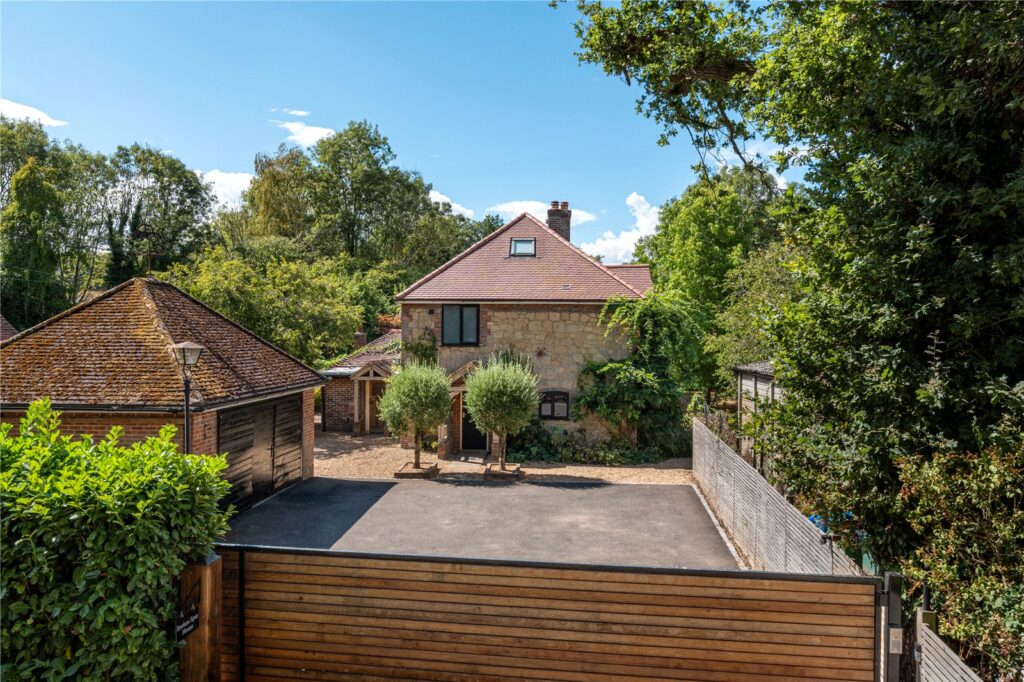 Gostrode Lane, Chiddingfold, Godalming, Surrey, GU8 4SR