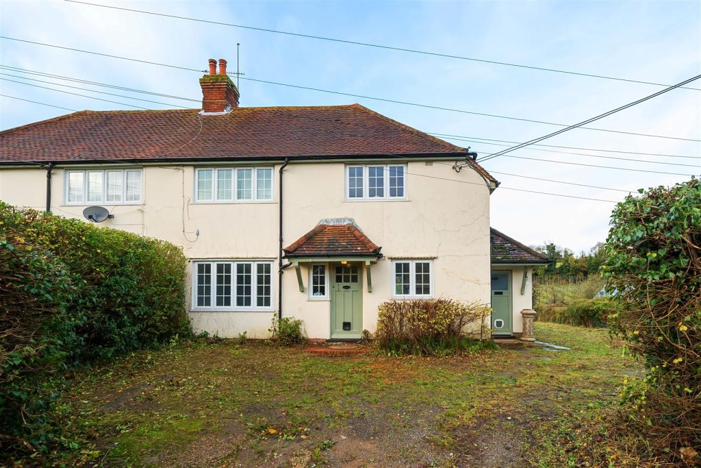 Dark Lane, Puttenham
