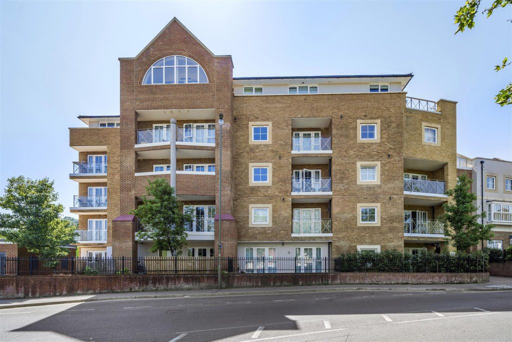 Flambard Way, Godalming