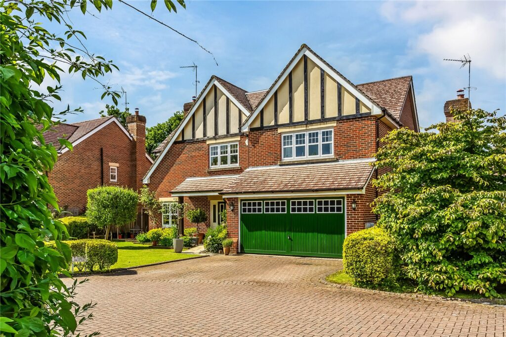 Livingstone Close, Cranleigh