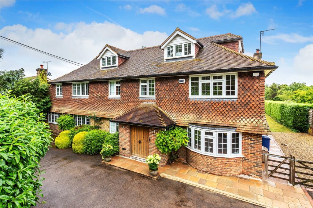 Plough Lane, Ewhurst, Cranleigh, Surrey, GU6 7SG