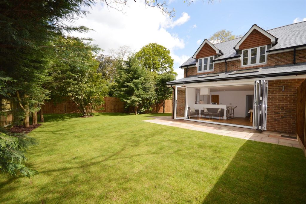 Midhurst Road, Liphook