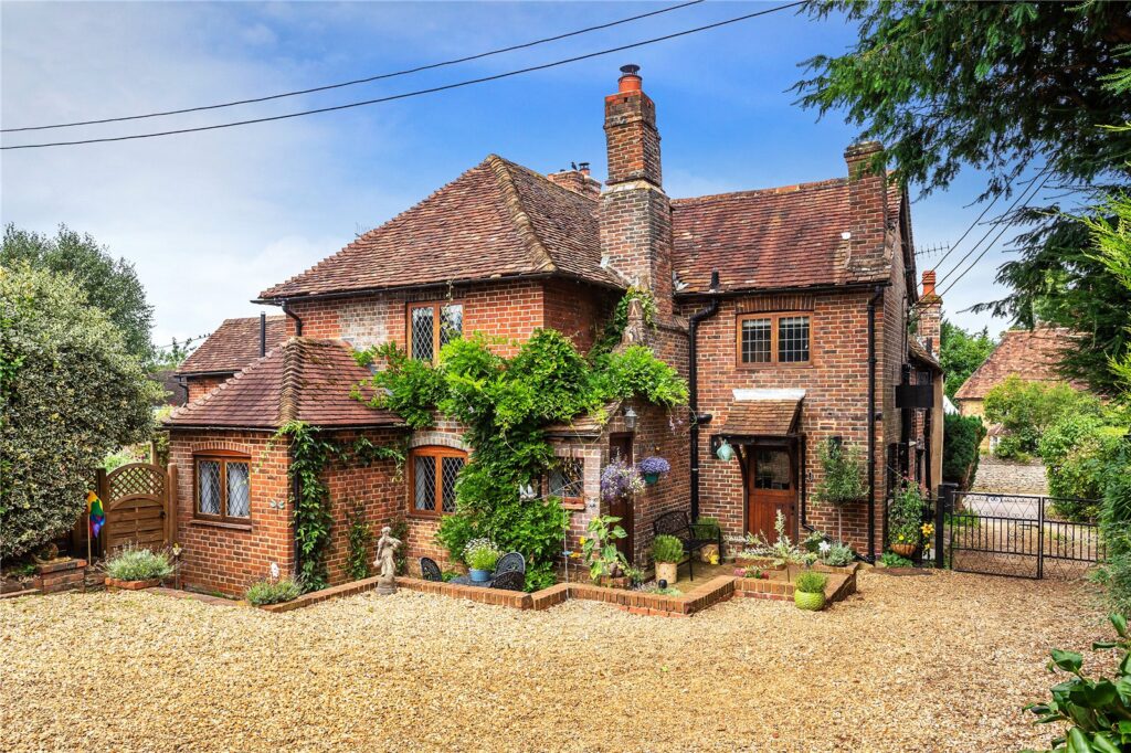 Amberley Lane, Milford, Godalming, Surrey, GU8 5EB