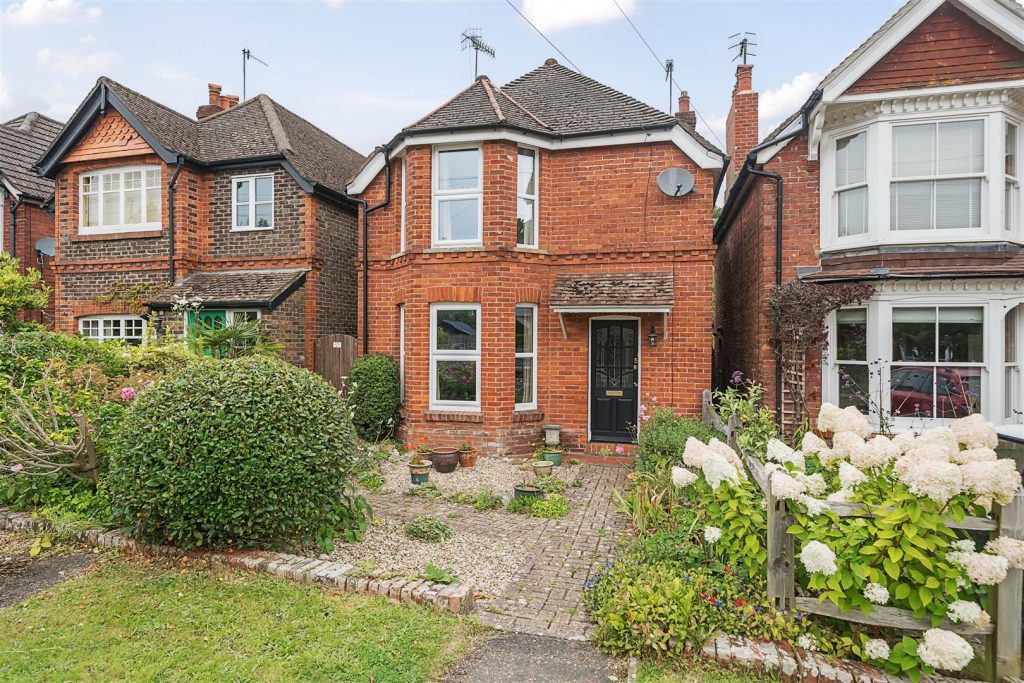 Sturt Avenue, Haslemere