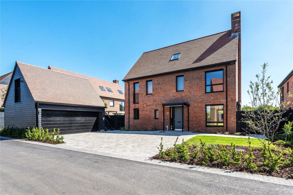 Horsham Road, Alfold, Cranleigh, Surrey, GU6 8JE