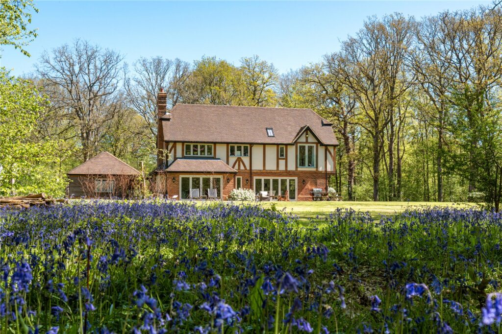 Knightons Lane, Dunsfold, Godalming, Surrey, GU8 4AU