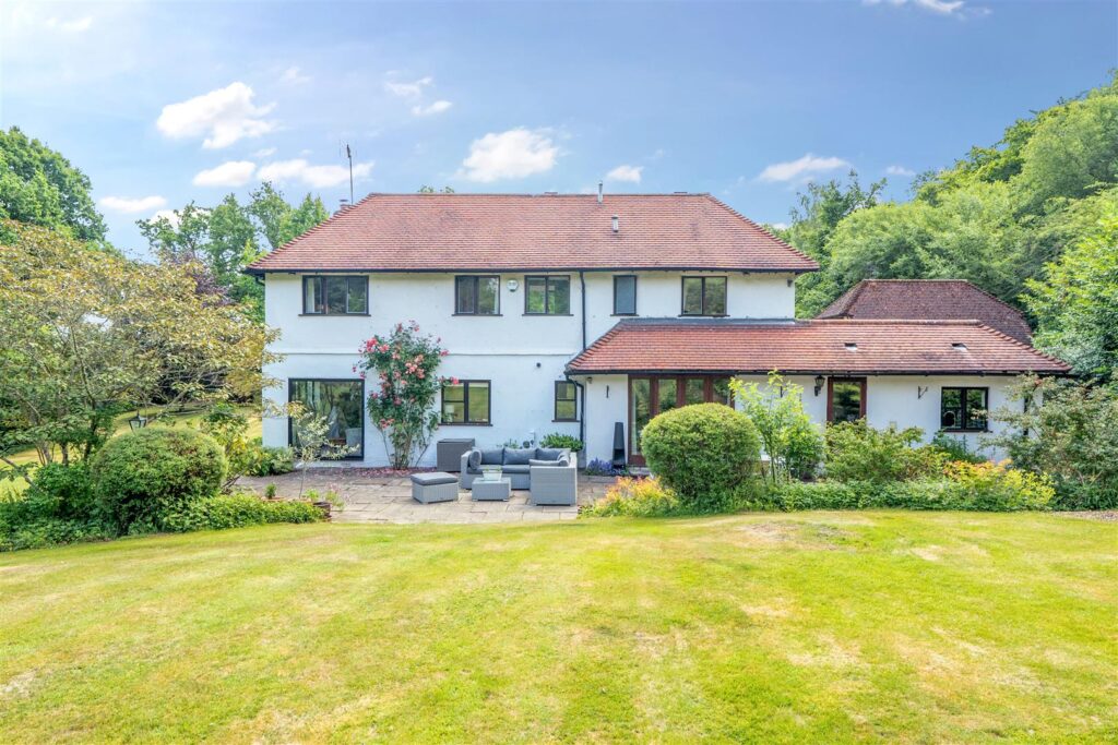 Holdfast Lane, Haslemere