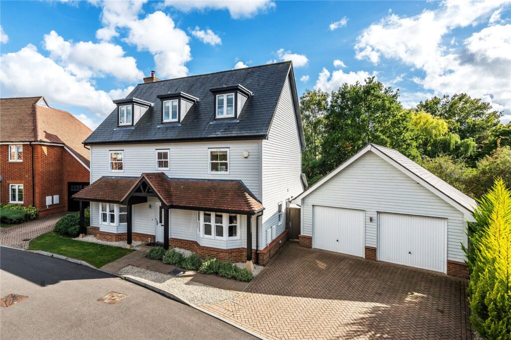 Cherry Tree Lane, Ewhurst, Cranleigh, Surrey, GU6 7GG