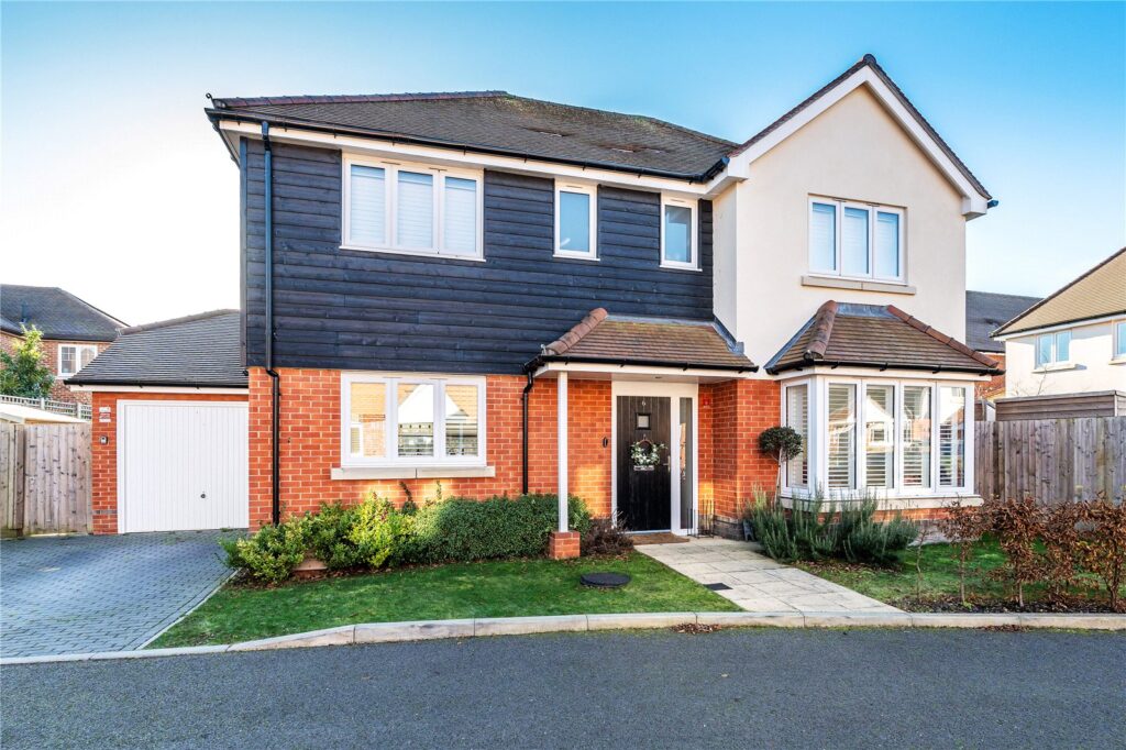 Victoria Mews, Chilworth, Guildford, Surrey, GU4 8DZ