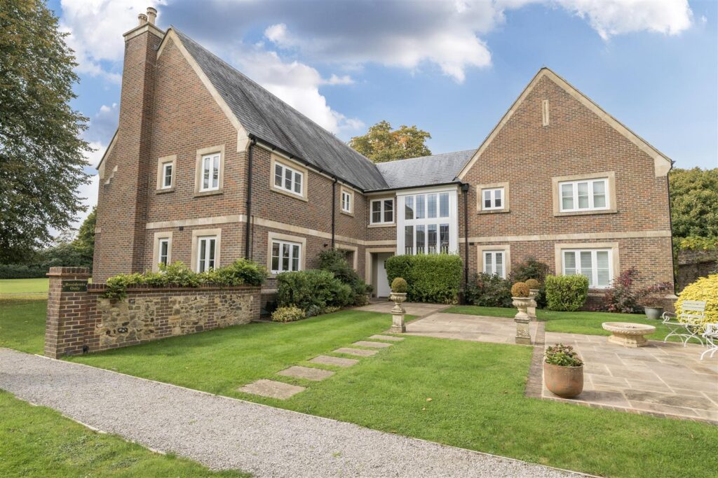 Ludshott Manor, Bramshott, Liphook