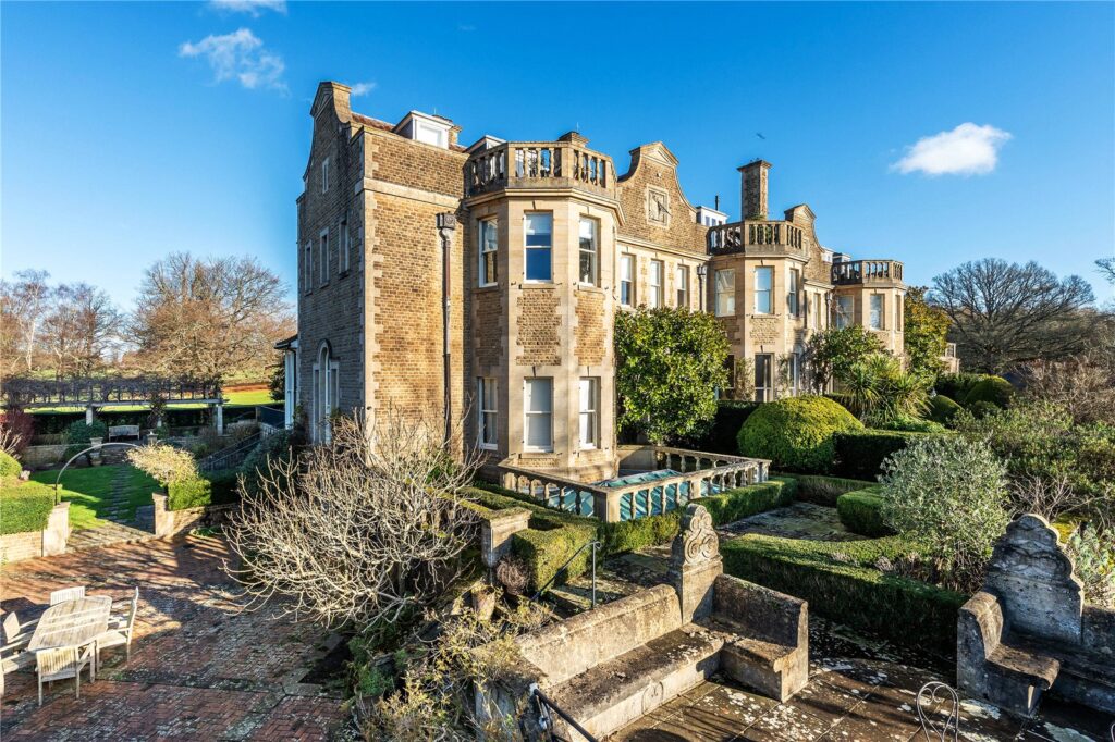 Home Farm Road, Godalming, Surrey, GU7 1XG