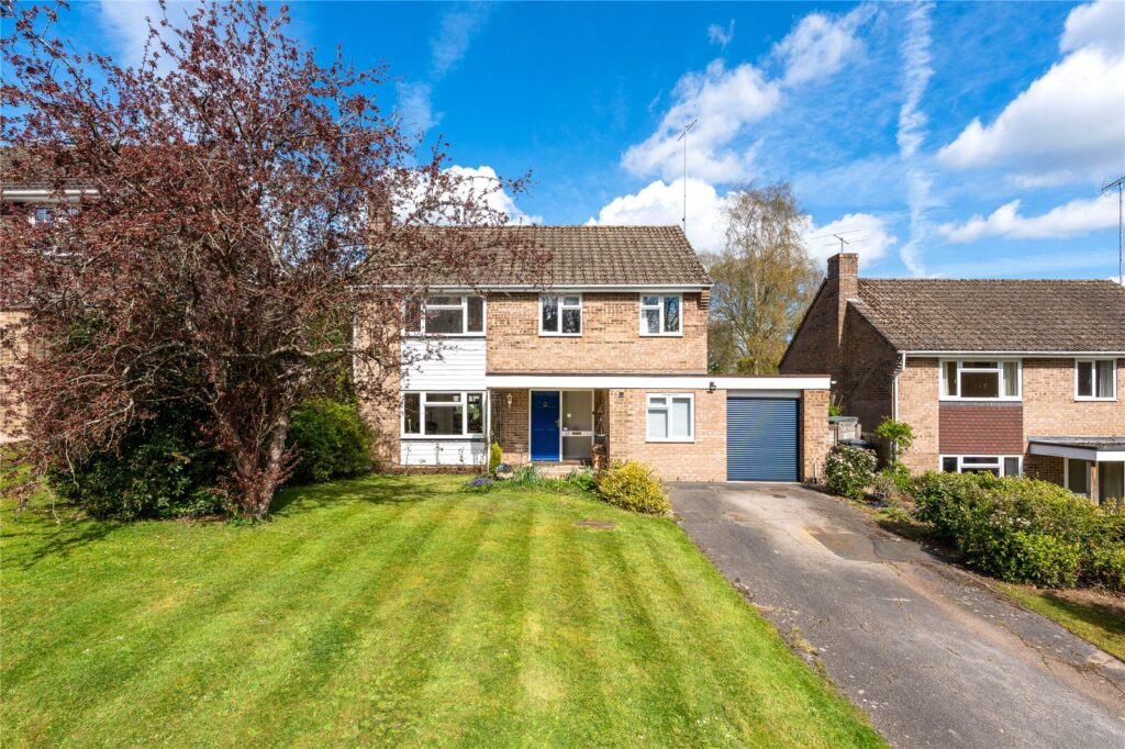 Ash Combe, Chiddingfold, Godalming, Surrey, GU8 4RZ