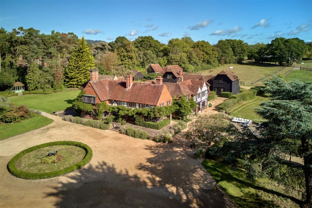 Alfold Road, Dunsfold
