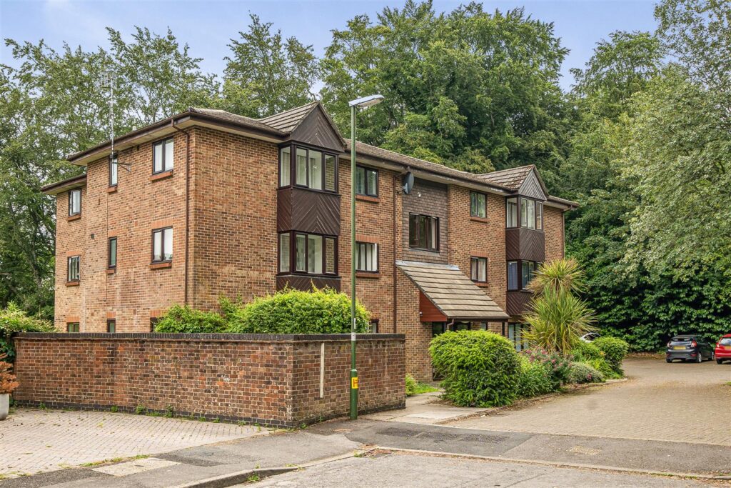Puttocks Close, Haslemere