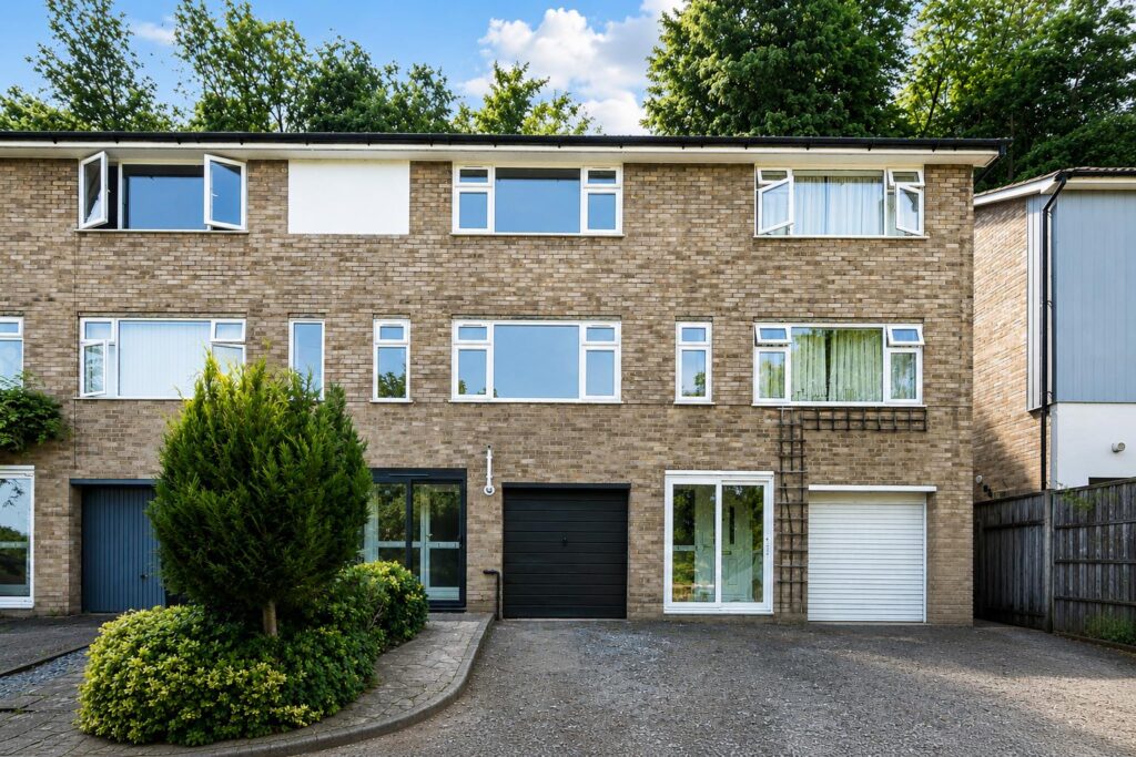 Valley View, Godalming