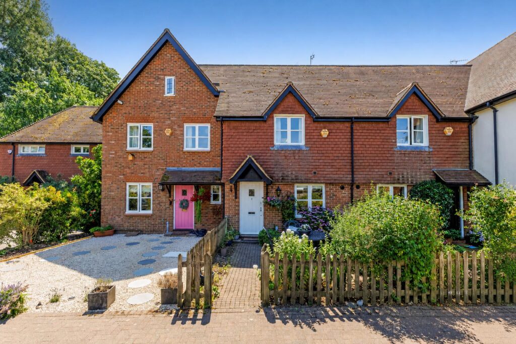 Wellers Court, Shere