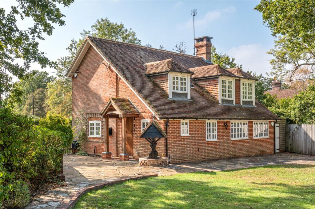 Furzen Lane, Ellens Green, Rudgwick, Horsham, RH12 3AR